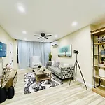 Cozy 2Br Bungalow Home Nestled In The Heart Of La
