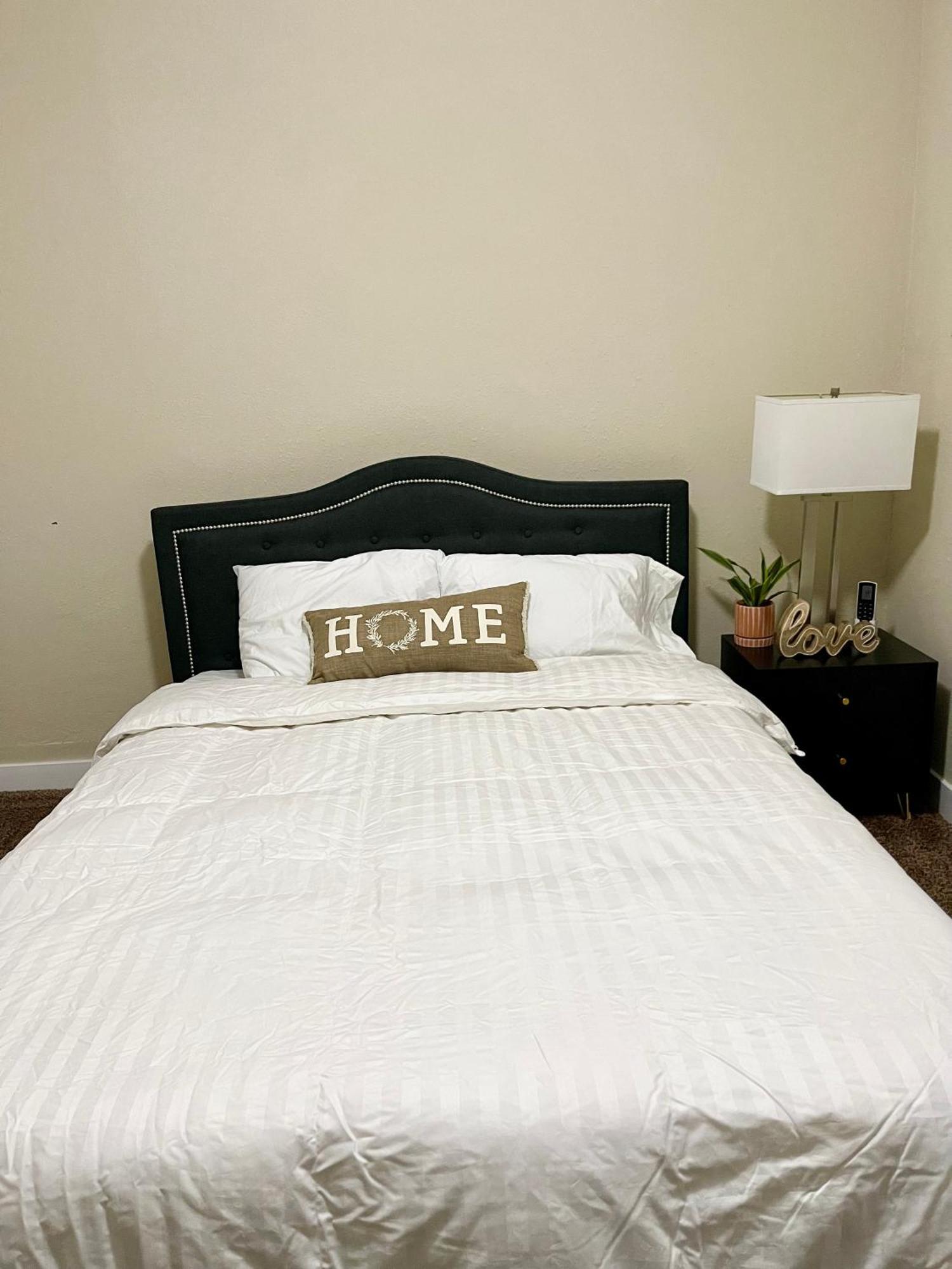 Cozy 2br Bungalow Nestled In The Heart Of La Casa de férias Los Angeles