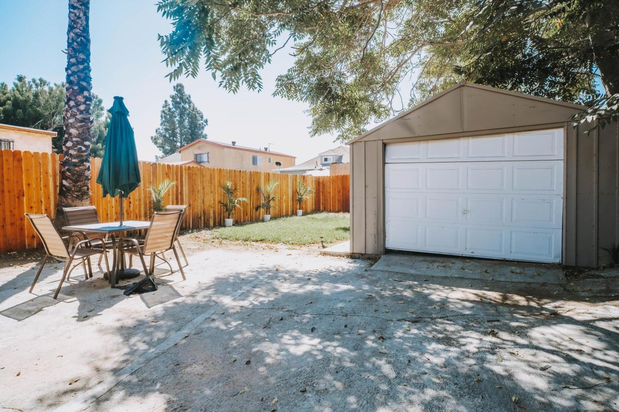 Cozy 2br Bungalow Nestled In The Heart Of La Holiday home Los Angeles